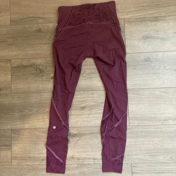 Lululemon size 6 25” wunder under maroon leggings - Picture 5 of 5